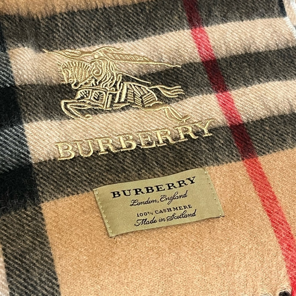 Burberry Cashmere Nova Check Scarf NEW - Picture 2 of 9